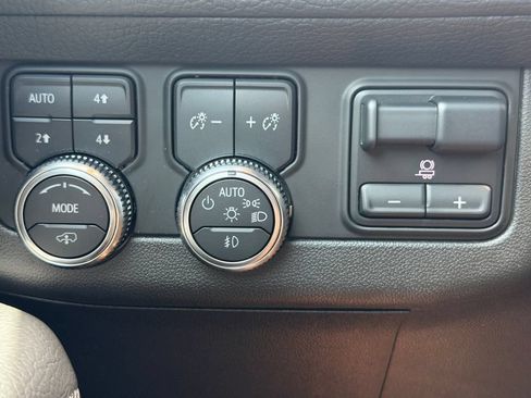 Used 2024 GMC Yukon XL Denali w/ Denali Reserve Package AWD/4WD image 32