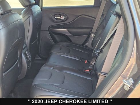 Used 2020 Jeep Cherokee Limited image 17