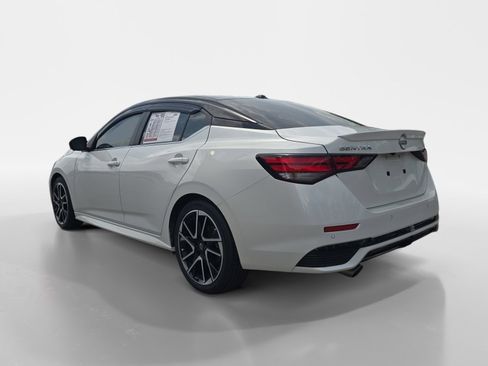 Used 2024 Nissan Sentra SR w/ SR Premium Package FWD image 3