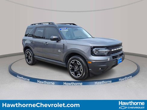 Used 2025 Ford Bronco Sport Outer Banks AWD/4WD image 1
