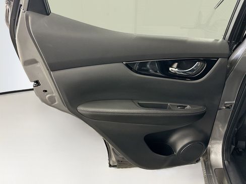 Used 2022 Nissan Rogue Sport SL w/ Premium Package image 28