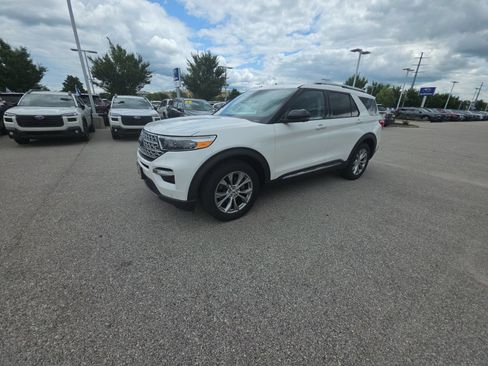 Used 2021 Ford Explorer Limited AWD/4WD image 1