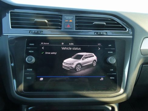 Used 2022 Volkswagen Tiguan SE image 10