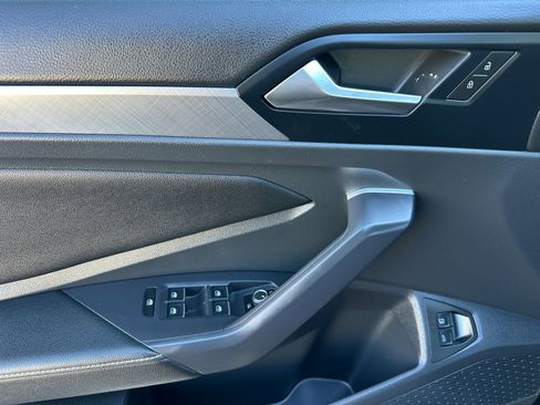 Used 2024 Volkswagen Jetta SE image 10