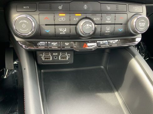 Used 2025 Dodge Durango GT w/ Blacktop Package image 24