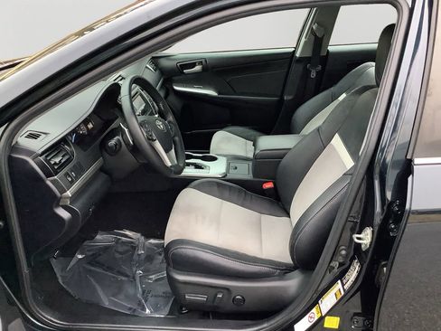 Used 2014 Toyota Camry SE image 24