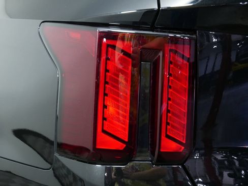 Used 2025 Kia Sorento EX AWD/4WD image 14