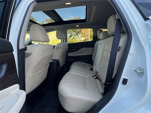 Used 2024 Nissan Murano Platinum w/ Cargo Package image 17