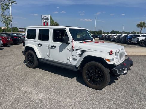 Used 2022 Jeep Wrangler Unlimited Sahara w/ Cold Weather Group AWD/4WD image 1