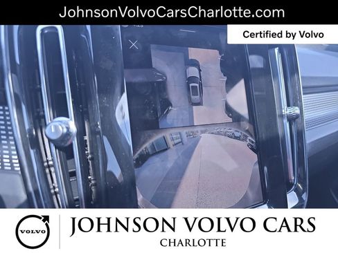 Certified 2025 Volvo XC40 B5 Plus AWD/4WD image 25