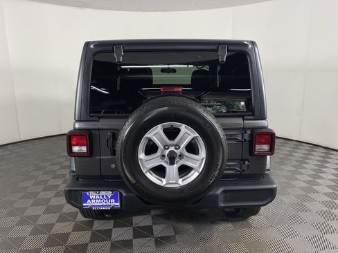 Used 2020 Jeep Wrangler Sport AWD/4WD image 7
