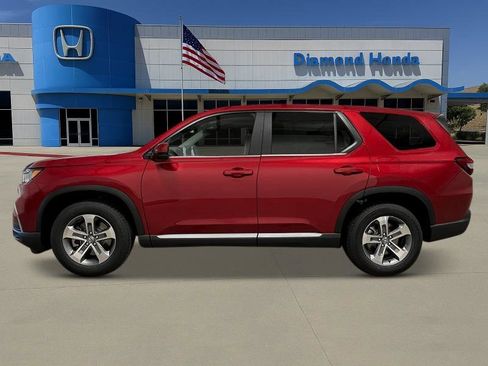 New 2025 Honda Pilot EX-L image 2