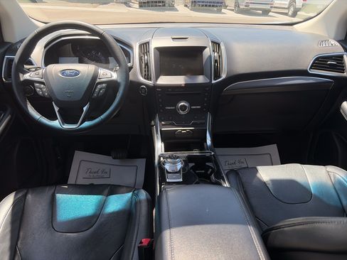 Used 2019 Ford Edge Titanium w/ Equipment Group 301A AWD/4WD image 20