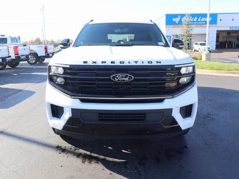 New 2025 Ford Expedition Max Platinum w/ Stealth Performance Package image 10