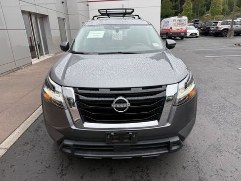 Used 2022 Nissan Pathfinder SV AWD/4WD image 8