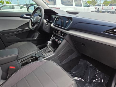 Used 2023 Volkswagen Taos SE FWD image 9