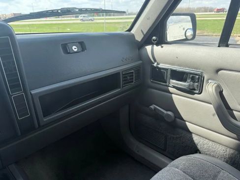Used 1989 Jeep Comanche Eliminator image 17