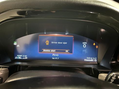 Used 2023 Lincoln Corsair Reserve image 16