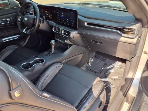 Used 2025 Ford Mustang GT Premium image 28