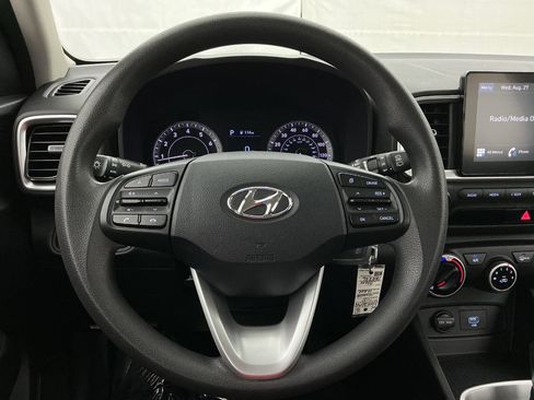 Used 2021 Hyundai Venue SE FWD image 31
