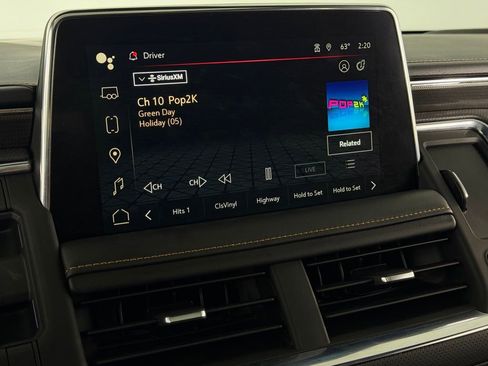 Used 2023 GMC Yukon AT4 w/ AT4 Premium Package AWD/4WD image 17