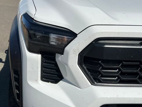 Certified 2024 Toyota Tacoma TRD Off-Road AWD/4WD image 14