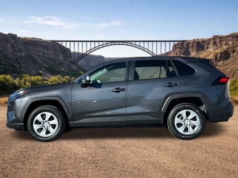 Used 2024 Toyota RAV4 LE AWD/4WD image 6