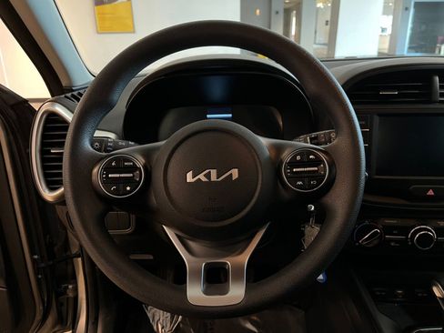 Used 2025 Kia Soul LX w/ LX Technology Package image 27