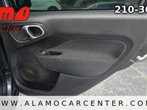 Used 2017 FIAT 500L Pop image 25