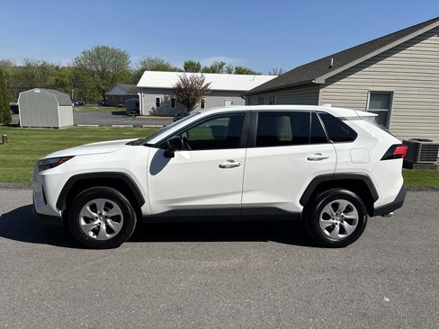 Certified 2024 Toyota RAV4 LE AWD/4WD image 7
