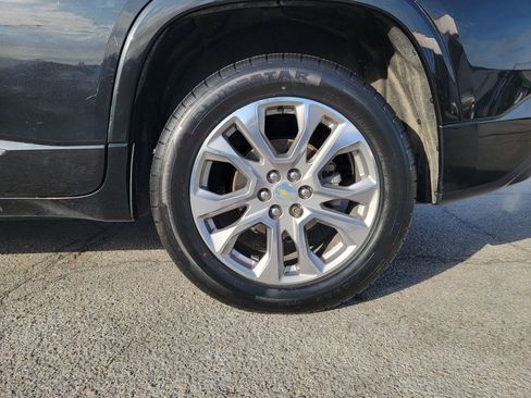 Used 2018 Chevrolet Traverse Premier AWD/4WD image 21