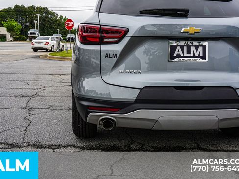 Used 2025 Chevrolet Blazer LT FWD image 17