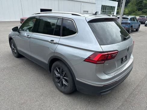 Certified 2023 Volkswagen Tiguan SE w/ Panoramic Sunroof Package FWD image 8