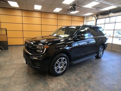 Used 2025 Ford Expedition Active AWD/4WD image 4