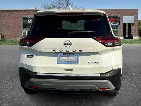 Certified 2023 Nissan Rogue SV image 3