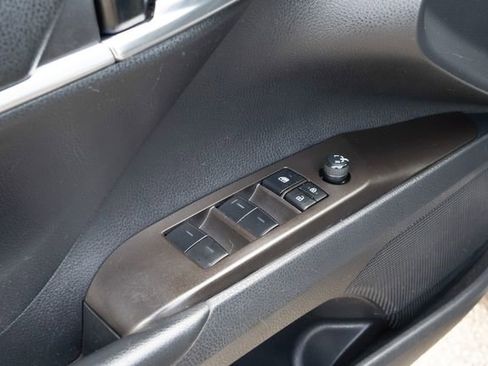 Used 2022 Toyota Camry SE image 15
