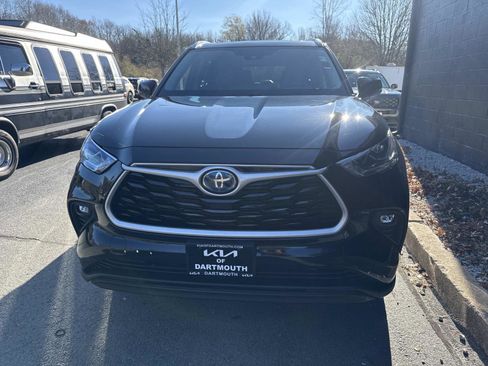 Used 2023 Toyota Highlander Bronze Edition image 5
