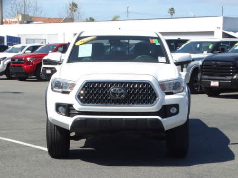Used 2019 Toyota Tacoma TRD Off-Road w/ Technology Package image 3