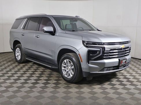 Used 2025 Chevrolet Tahoe LT AWD/4WD image 2