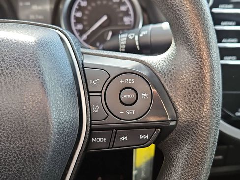 Used 2018 Toyota Camry LE FWD image 24