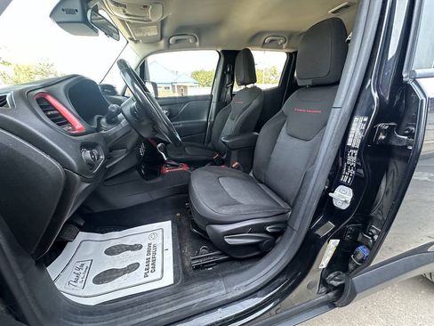 Used 2017 Jeep Renegade Trailhawk AWD/4WD image 15