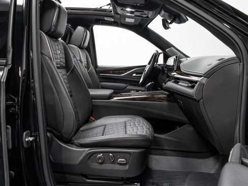 Used 2023 Cadillac Escalade Sport Platinum w/ LPO, ONYX Package image 22