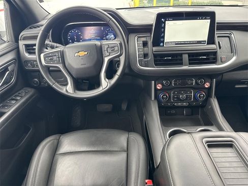 Used 2024 Chevrolet Suburban LT image 19