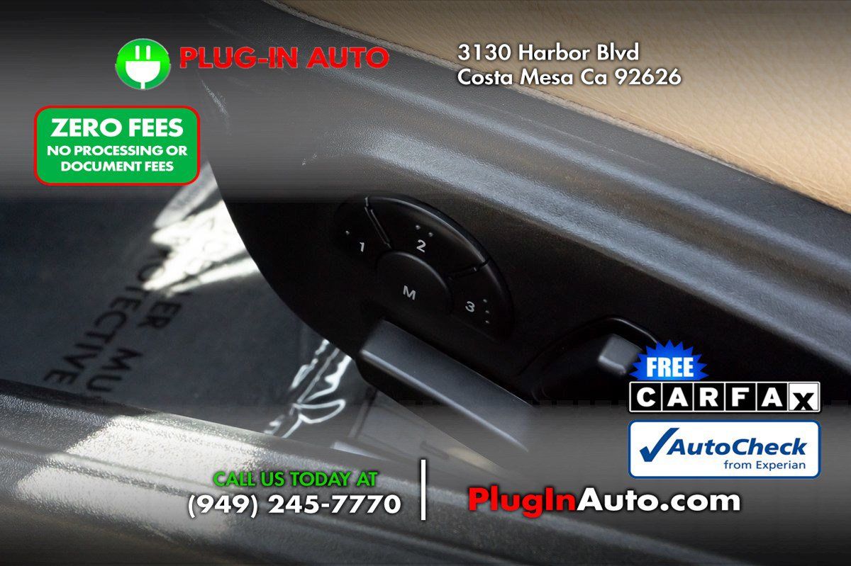 Used 2011 Mercedes-Benz SLK 300 image 9