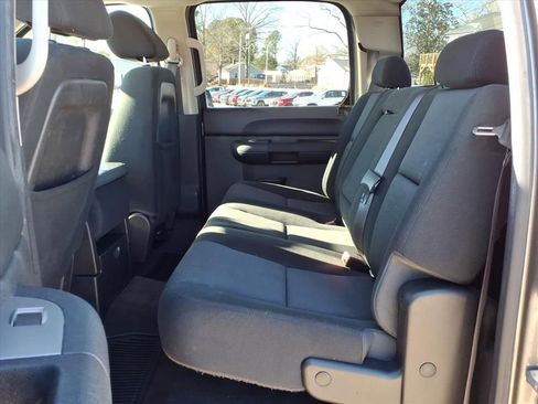 Used 2013 Chevrolet Silverado 2500 LT w/ Interior Plus Package image 12