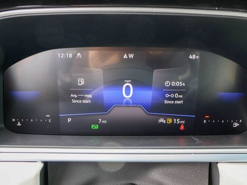 Certified 2025 Volkswagen Taos SE image 21