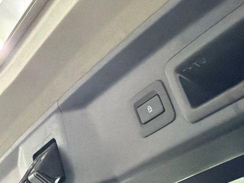 Used 2025 MAZDA CX-30 Carbon image 9