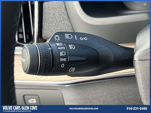 Certified 2025 Volvo XC90 B5 Core w/ Climate Package image 22