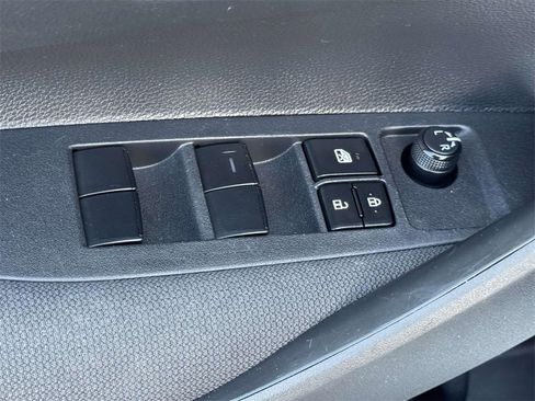 Used 2025 Toyota Corolla LE image 17