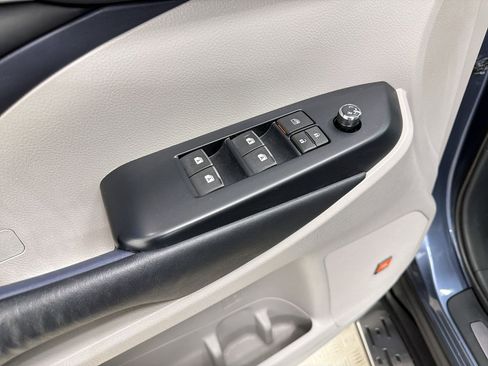 Used 2015 Toyota Highlander Limited FWD image 30
